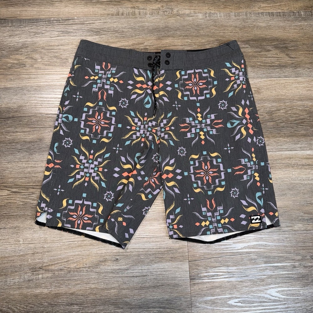 Billabong Good Times Pro Board Shorts Mens 29W Black Multi-Colorway Tribal